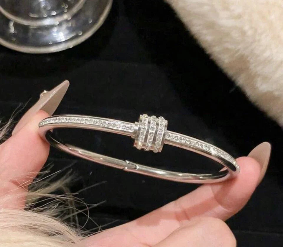 Simple Women’s Minimalist Bangle Bracelets – 2PCS Fashion Jewelry Set